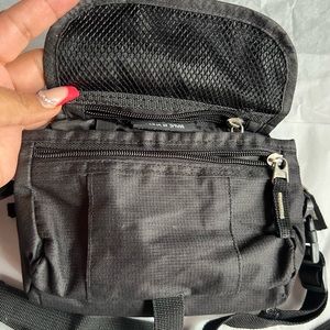 Heys brand 8 pocket Fanny pack